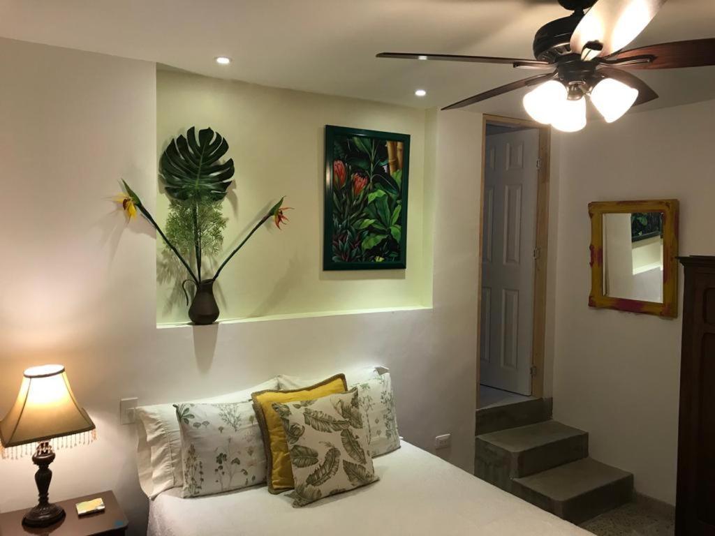 Magic Garden House Hotel Cali Bagian luar foto